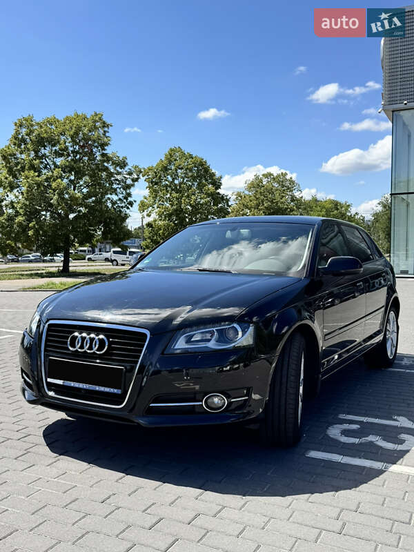 Хэтчбек Audi A3 2011 в Киеве