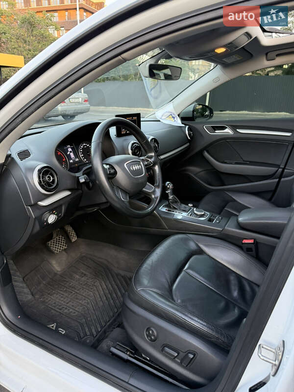 Хэтчбек Audi A3 2015 в Днепре