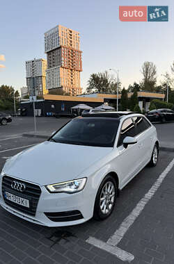 Хэтчбек Audi A3 2015 в Днепре