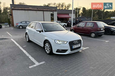 Хэтчбек Audi A3 2015 в Днепре
