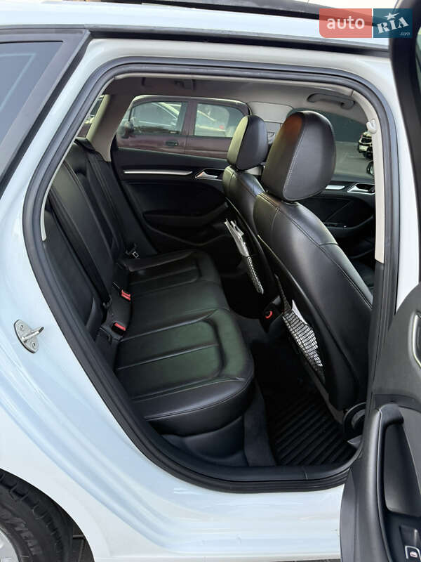 Хэтчбек Audi A3 2015 в Днепре