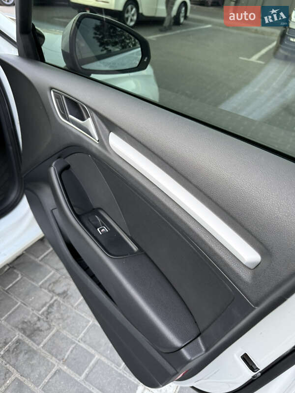 Хэтчбек Audi A3 2015 в Днепре