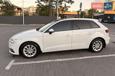 Хэтчбек Audi A3 2015 в Днепре