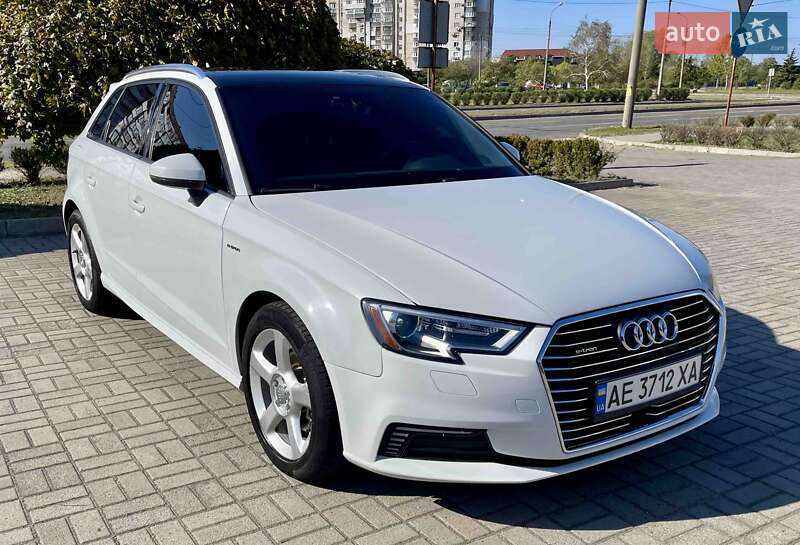 Хэтчбек Audi A3 2017 в Запорожье