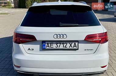 Хэтчбек Audi A3 2017 в Запорожье