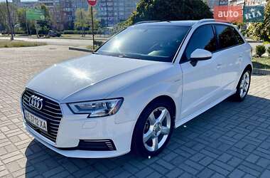 Хэтчбек Audi A3 2017 в Запорожье