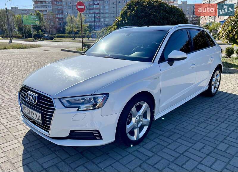 Хэтчбек Audi A3 2017 в Запорожье
