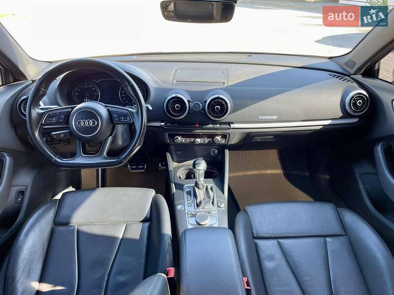 Хэтчбек Audi A3 2017 в Запорожье