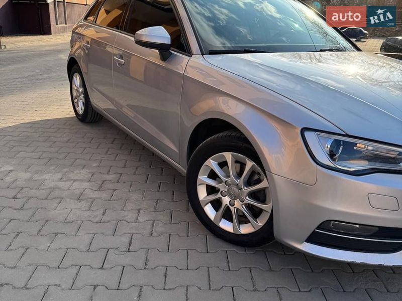 Хэтчбек Audi A3 2015 в Киеве