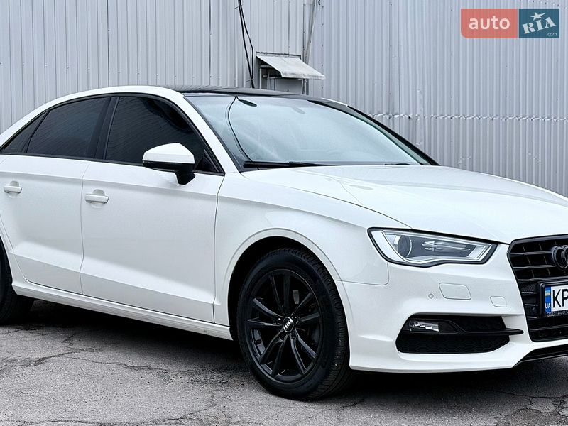 Седан Audi A3 2015 в Запоріжжі