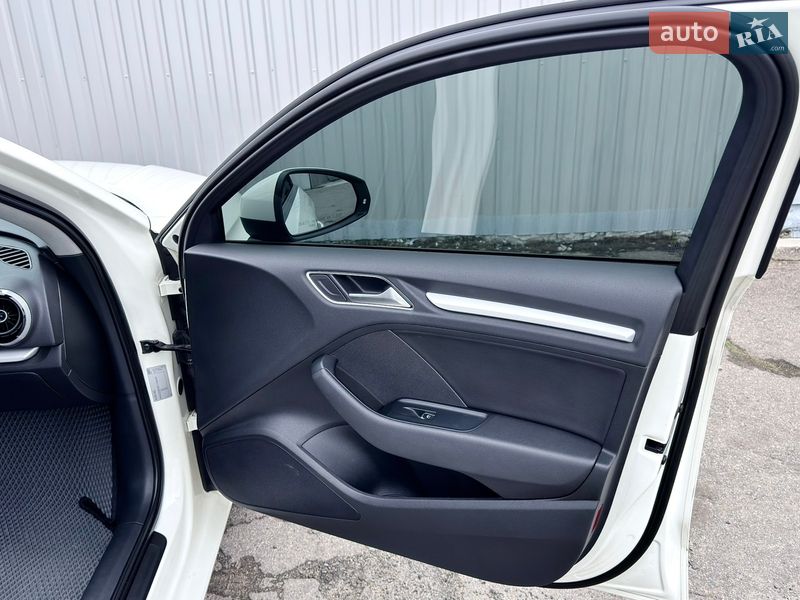 Седан Audi A3 2015 в Запоріжжі