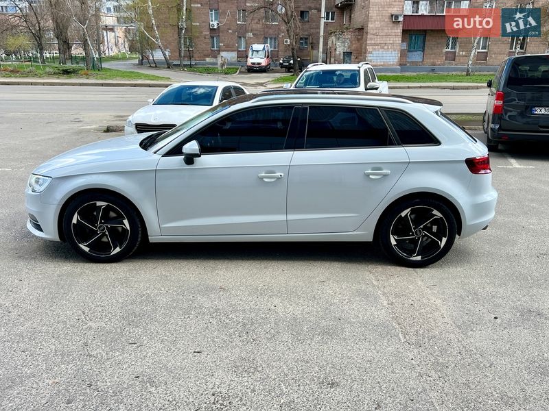 Хетчбек Audi A3 2015 в Харкові