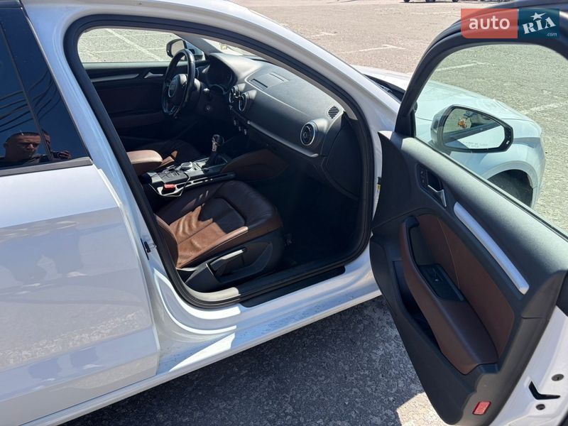 Седан Audi A3 2015 в Хмельнике