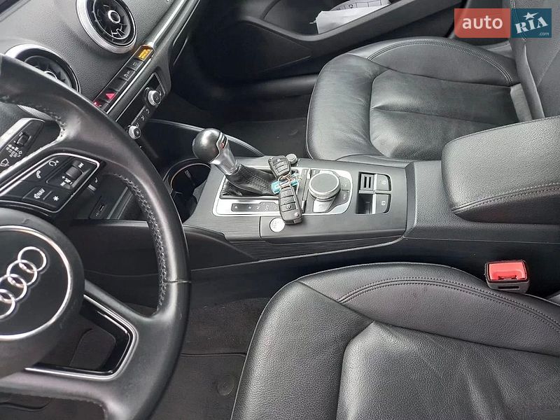 Седан Audi A3 2019 в Одессе