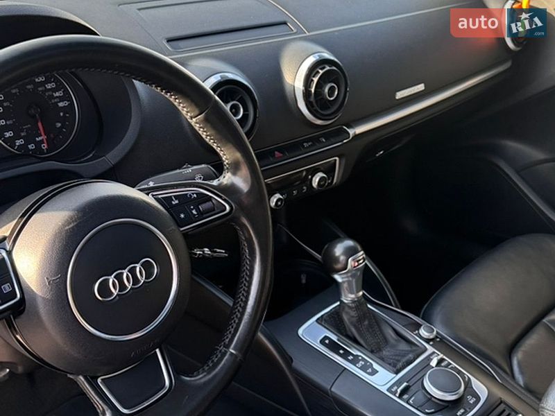 Седан Audi A3 2015 в Миколаєві