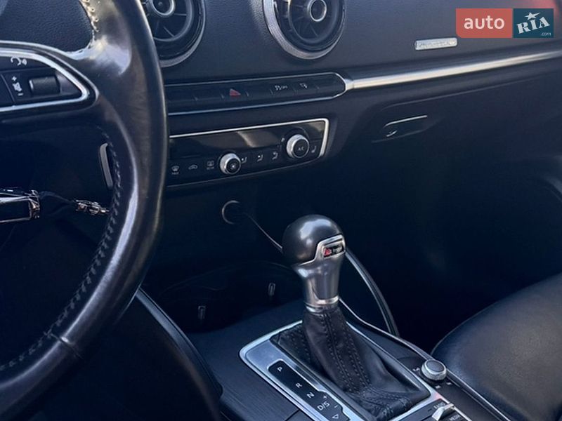 Седан Audi A3 2015 в Миколаєві