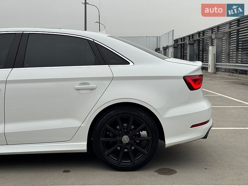 Хэтчбек Audi A3 2015 в Киеве