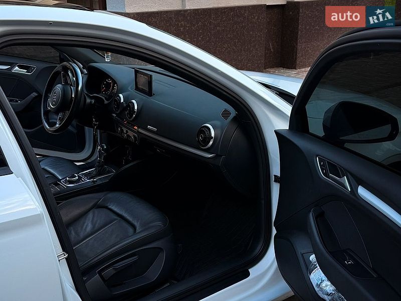 Седан Audi A3 2015 в Одессе