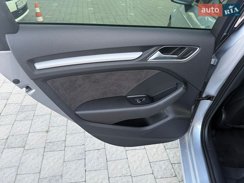 Хетчбек Audi A3 2016 в Іршаві