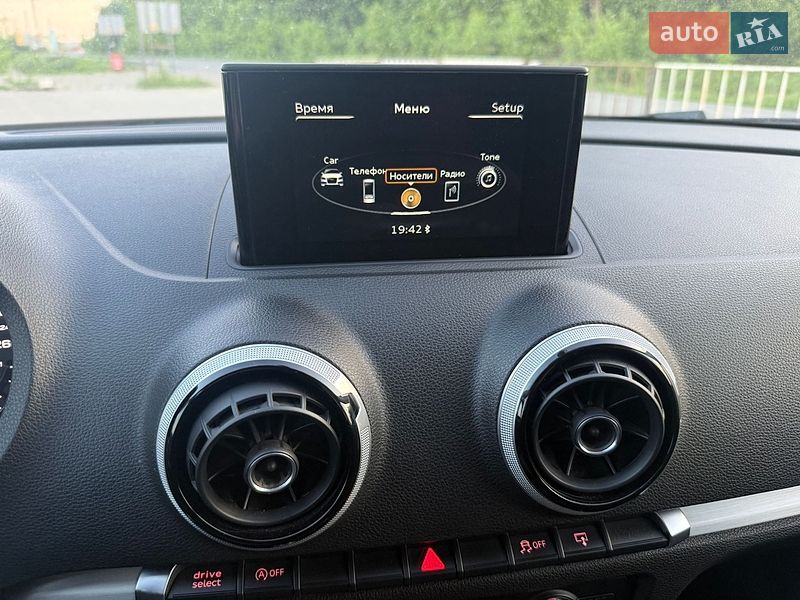 Хетчбек Audi A3 2016 в Іршаві