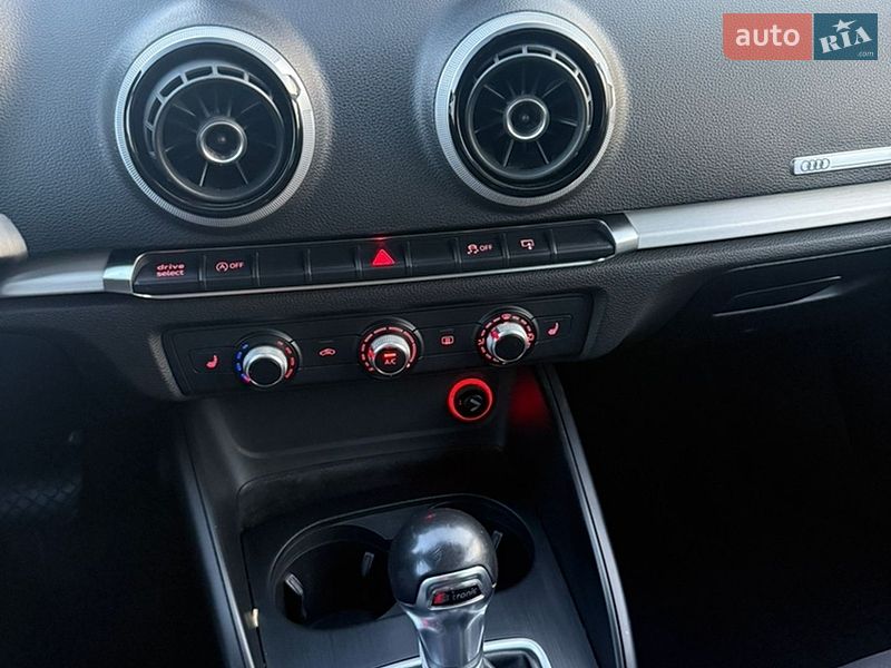 Хетчбек Audi A3 2016 в Іршаві