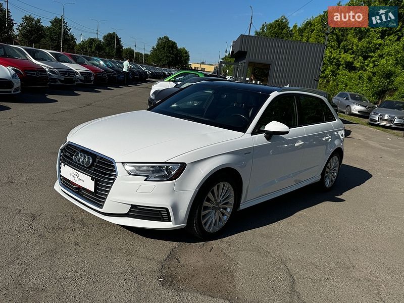 Хэтчбек Audi A3 2017 в Луцке