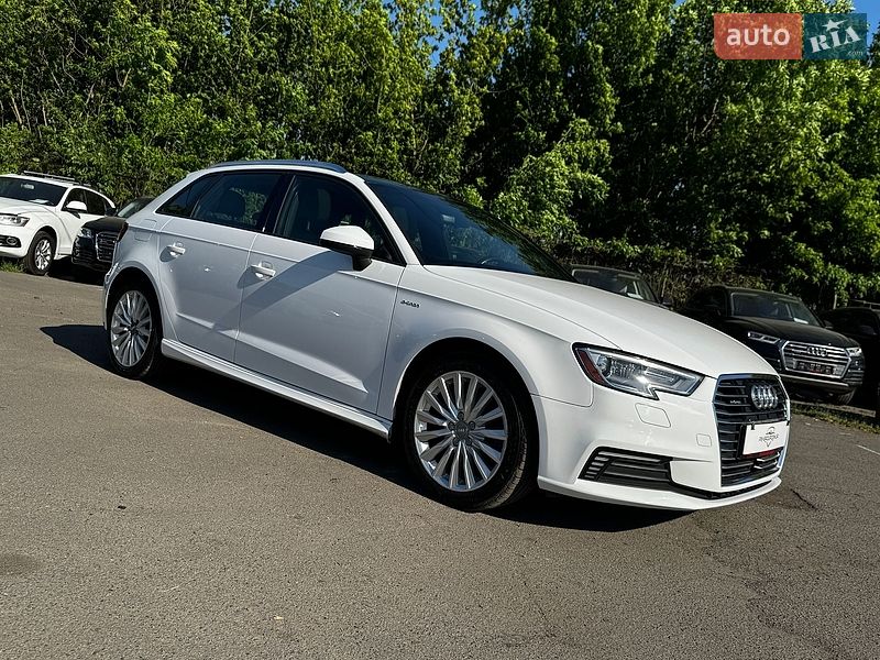 Хэтчбек Audi A3 2017 в Луцке