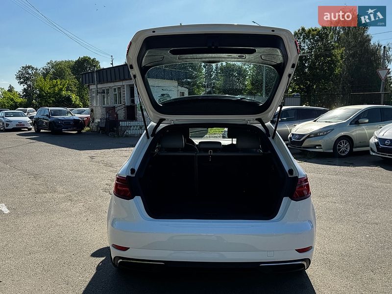 Хэтчбек Audi A3 2017 в Луцке