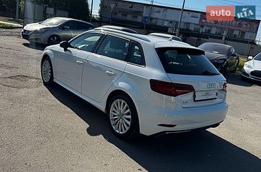 Хэтчбек Audi A3 2017 в Луцке