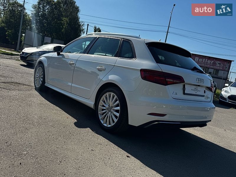 Хэтчбек Audi A3 2017 в Луцке