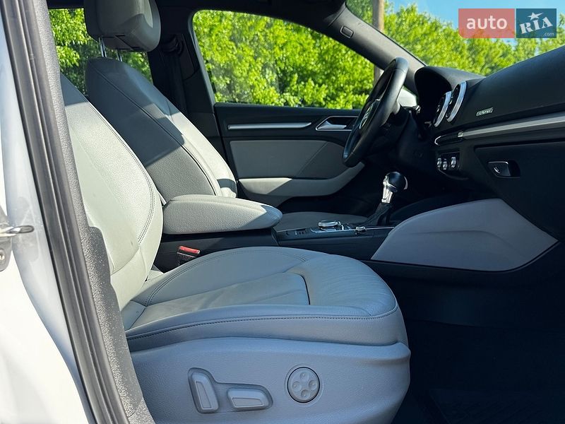 Хэтчбек Audi A3 2017 в Луцке