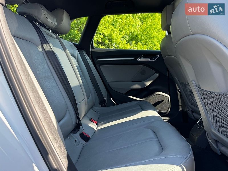 Хэтчбек Audi A3 2017 в Луцке