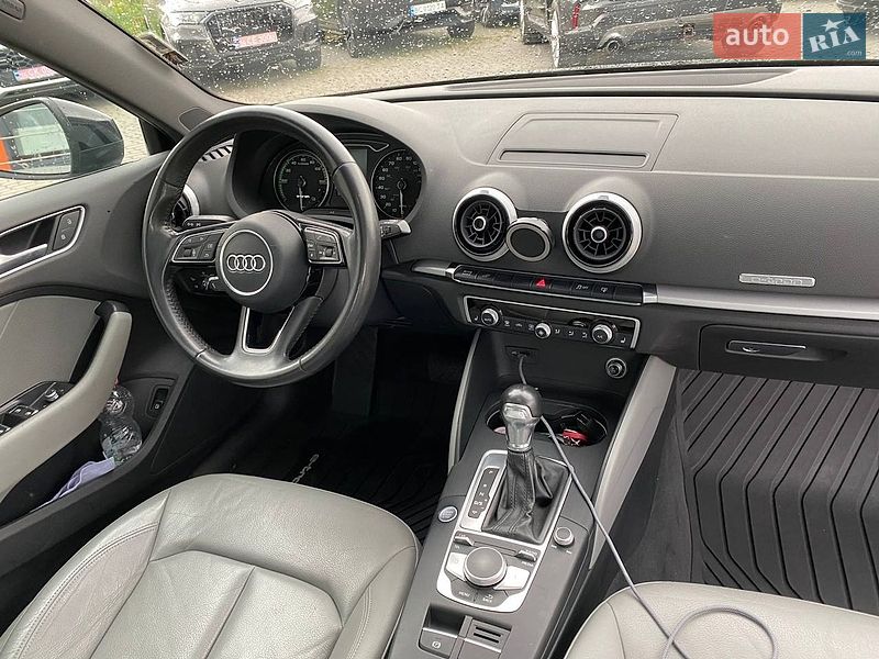 Хетчбек Audi A3 2016 в Львові