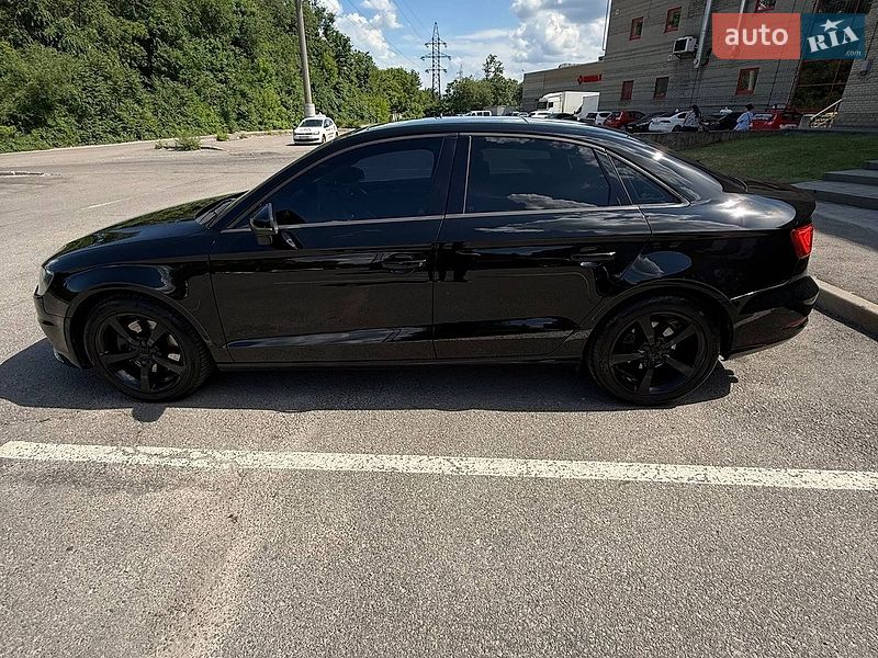 Седан Audi A3 2015 в Дніпрі
