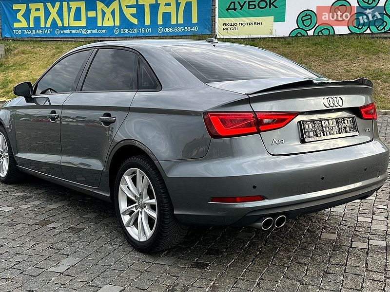 Седан Audi A3 2015 в Ровно