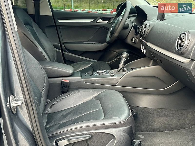 Седан Audi A3 2015 в Ровно