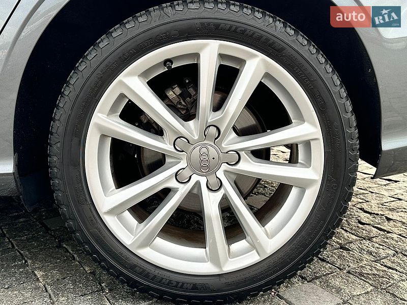 Седан Audi A3 2015 в Ровно