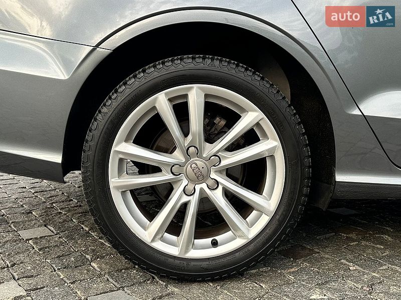 Седан Audi A3 2015 в Ровно