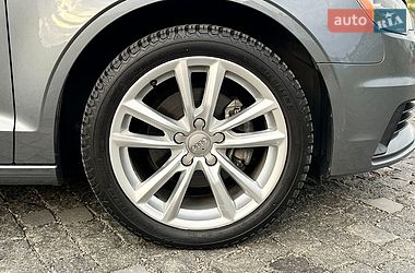 Седан Audi A3 2015 в Ровно