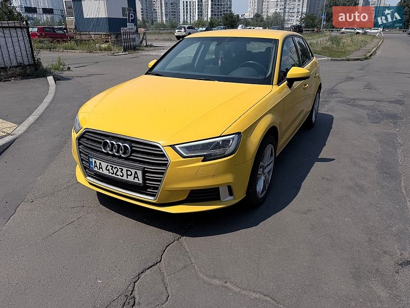 Хетчбек Audi A3 2016 в Києві
