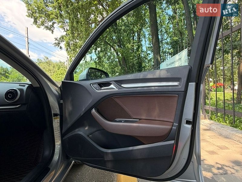 Седан Audi A3 2015 в Киеве