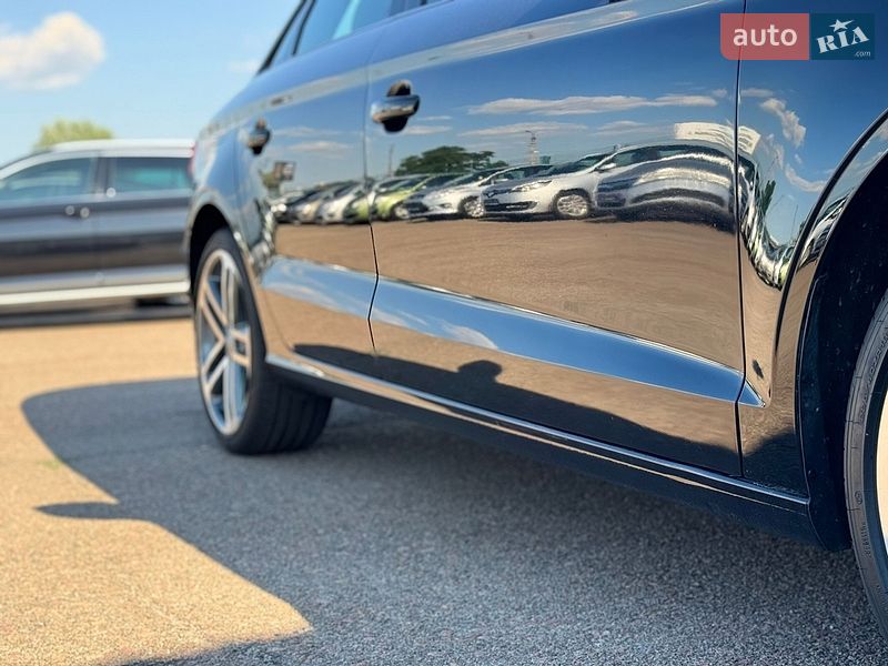 Седан Audi A3 2020 в Киеве
