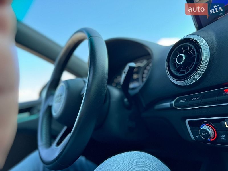 Седан Audi A3 2020 в Киеве