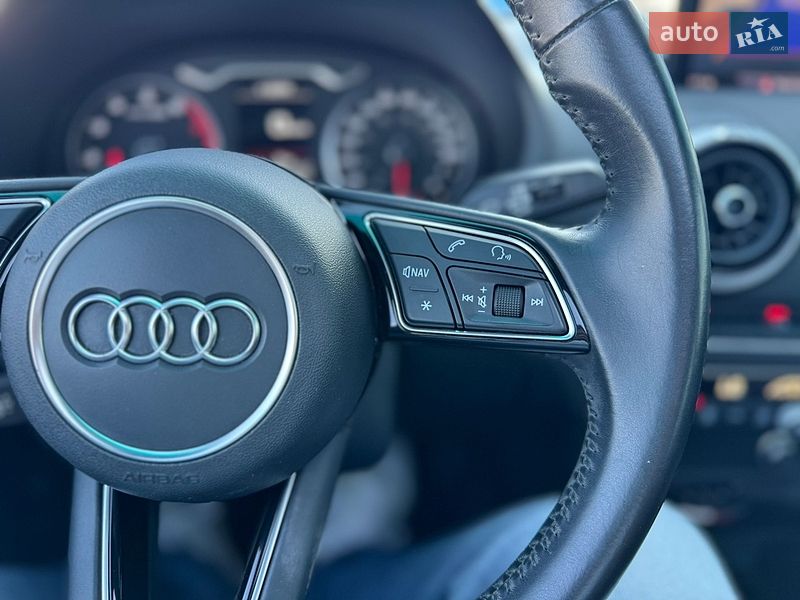 Седан Audi A3 2020 в Киеве