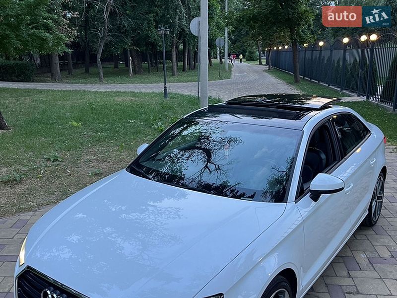 Седан Audi A3 2017 в Кременчуге
