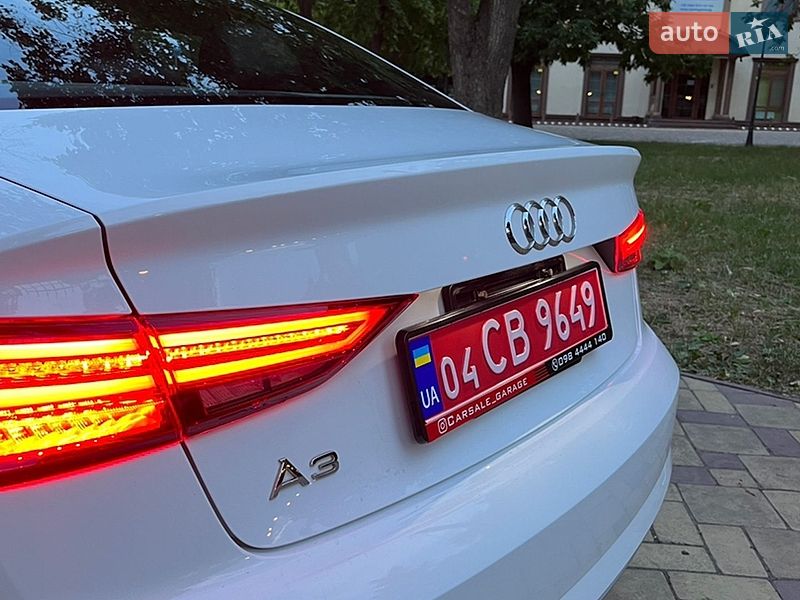 Седан Audi A3 2017 в Кременчуге
