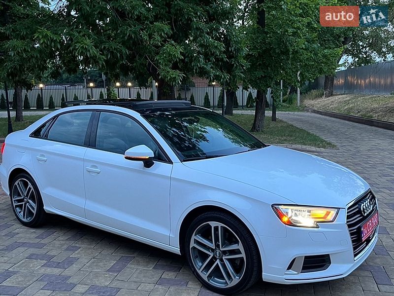Седан Audi A3 2017 в Кременчуге