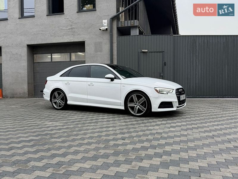 Седан Audi A3 2018 в Киеве
