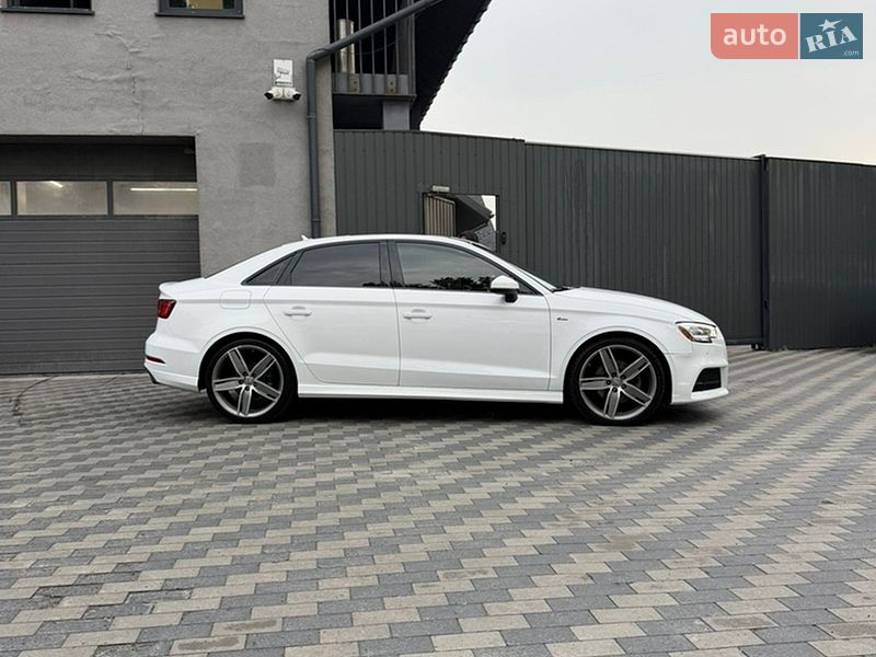 Седан Audi A3 2018 в Киеве