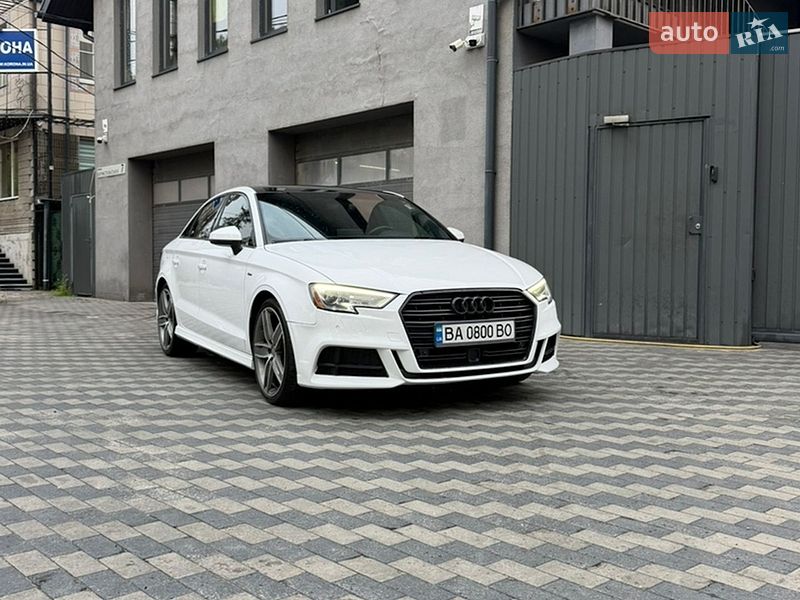 Седан Audi A3 2018 в Киеве